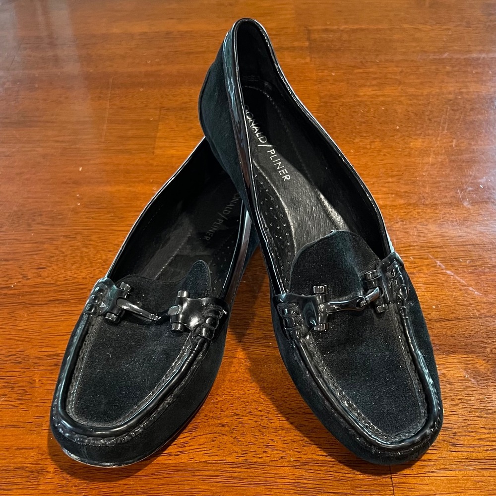 Donald Pliner Black Suede Patent Trim Loafer Flats Women's Size 7.5M